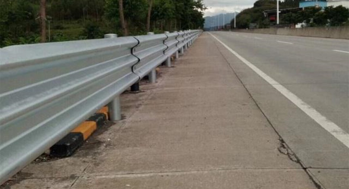 寧波波形護(hù)欄—分類、用途、表面處理、特點(diǎn)