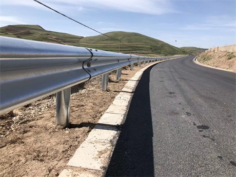 波形護(hù)欄的分類、用途、表面處理、特點(diǎn)是怎么樣的？